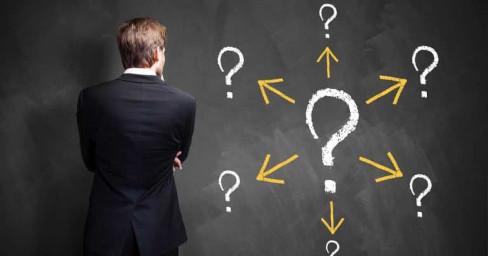 Por que toda visão de mundo se baseia em um "paradoxo fundador"?